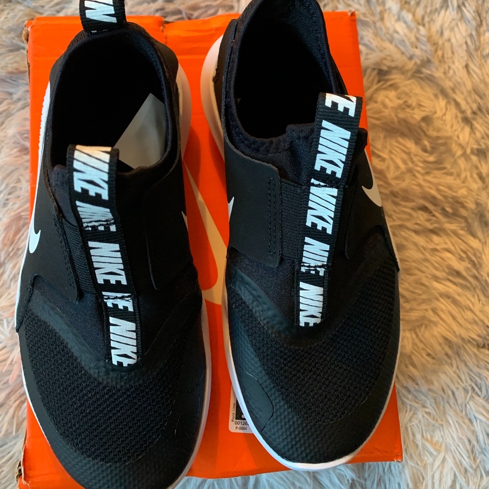 Kids' Flex Runner Sneaker- Size 1Y